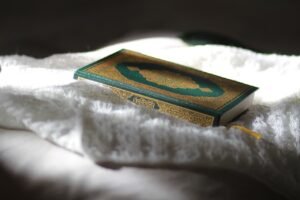 quran, light, spirituality-5385907.jpg